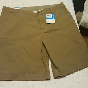 Men Columbia shorts