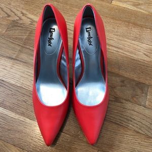 Orange/Coral Pumps👠