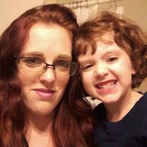 Meet your Posher, Chloe