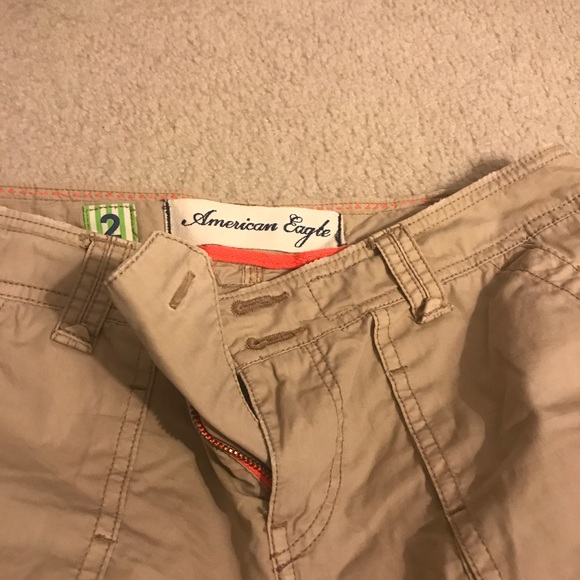 American Eagle cargo shorts. Size 2 - Picture 2 of 3