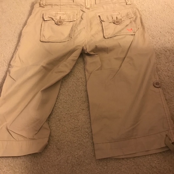 American Eagle cargo shorts. Size 2 - Picture 3 of 3