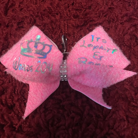 Worlds 2014 Keychain Bow - Picture 1 of 2