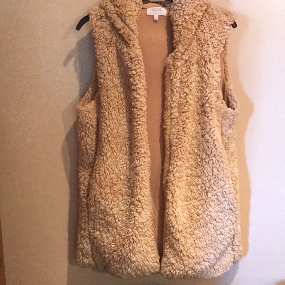 🆕LAST ONE Aspen Sherpa Teddy Vest in Beige - Picture 8 of 8