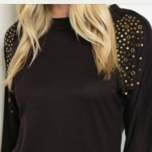 Last 1! 🌟Super soft black Studded Top - Picture 3 of 3
