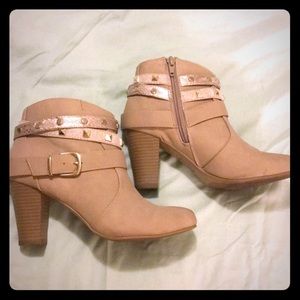 Jennifer Lopez booties