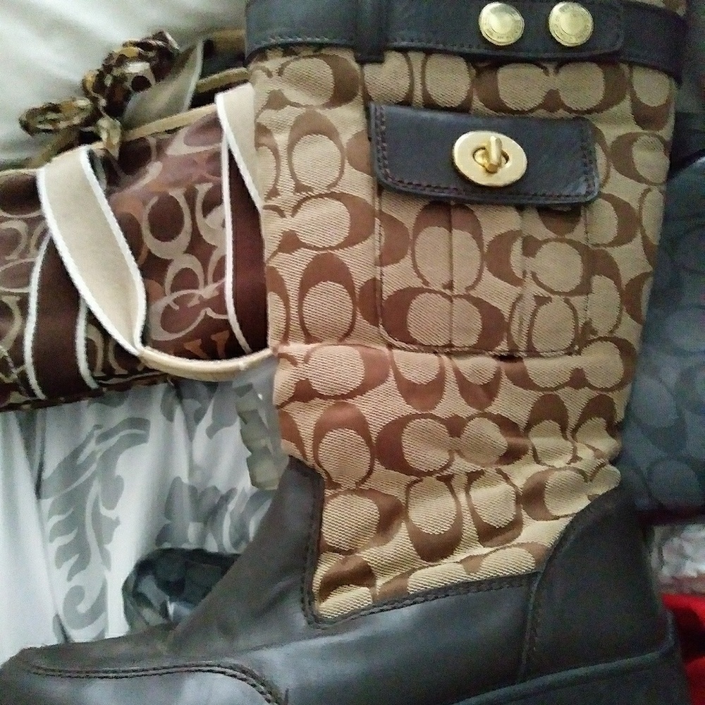Coach snow boots