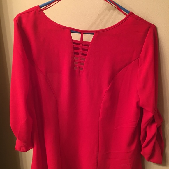 Top - Picture 2 of 2