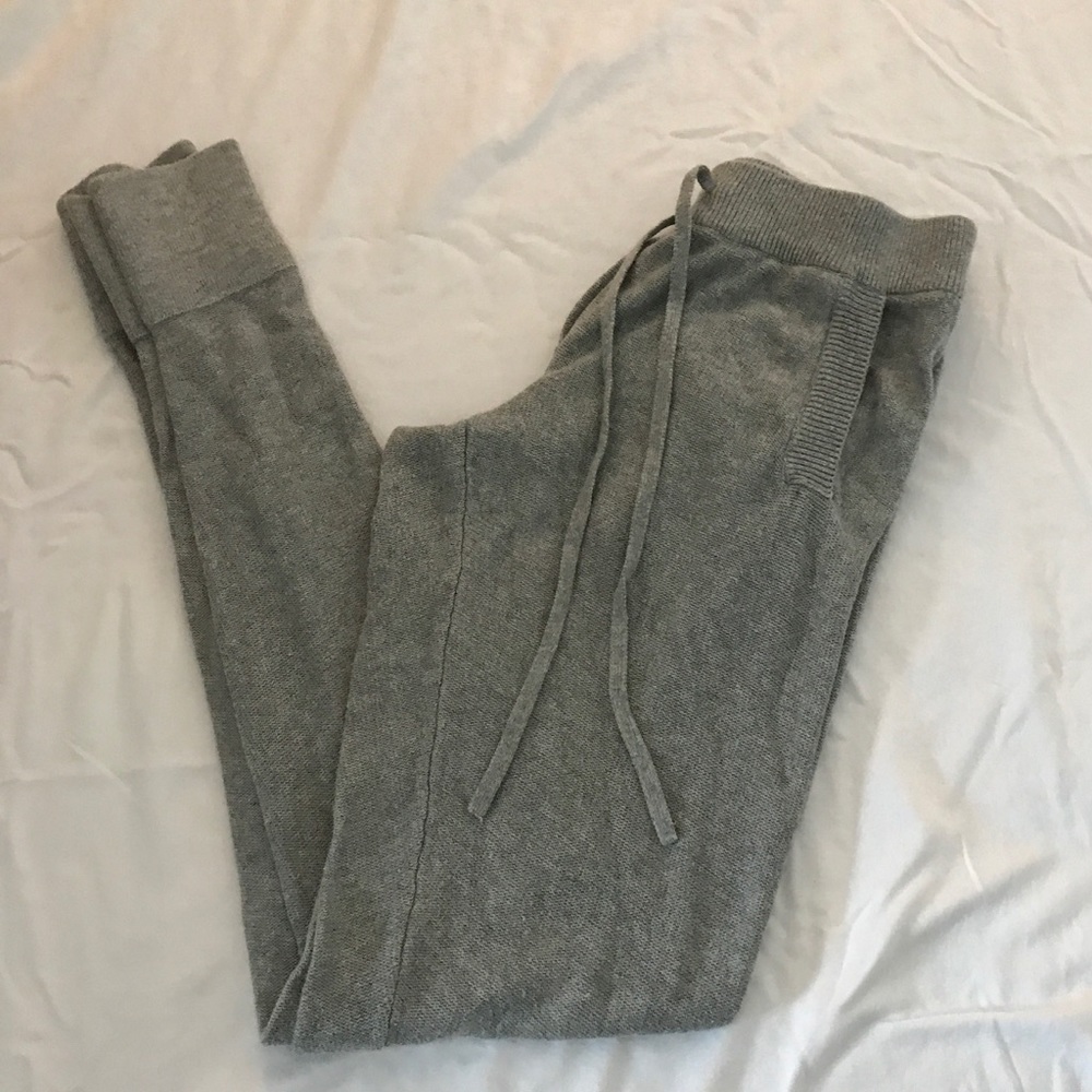 SUPER SOFT VICTORIA SECRET SWEATER SWEATPANTS