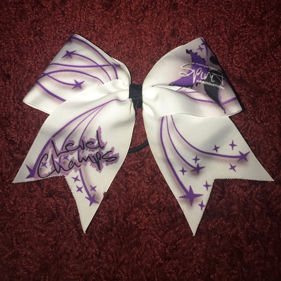 Advanced Spirit Level Champs Bow - Picture 1 of 2