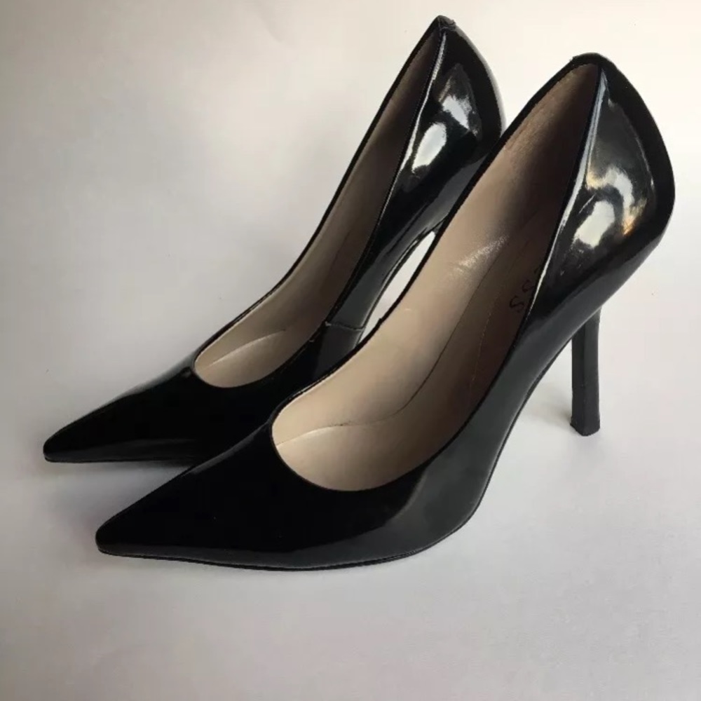 Guess Black Patent Leather Heels Pointy toe Sz8.5