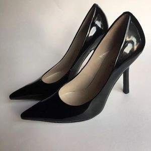Guess Black Patent Leather Heels Pointy toe Sz8.5