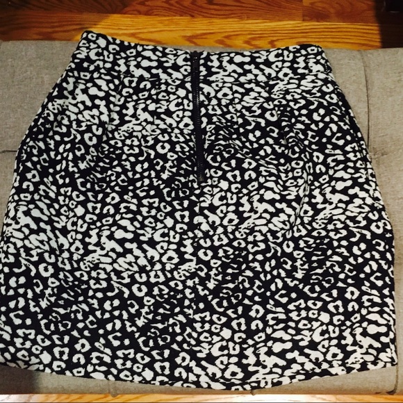 New Rhyme Los Angeles Mini Skirt - Picture 5 of 6