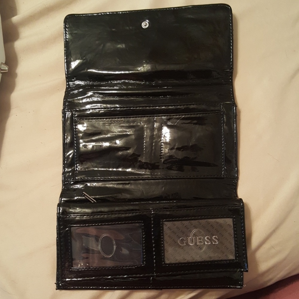 Guess - Picture 2 of 2