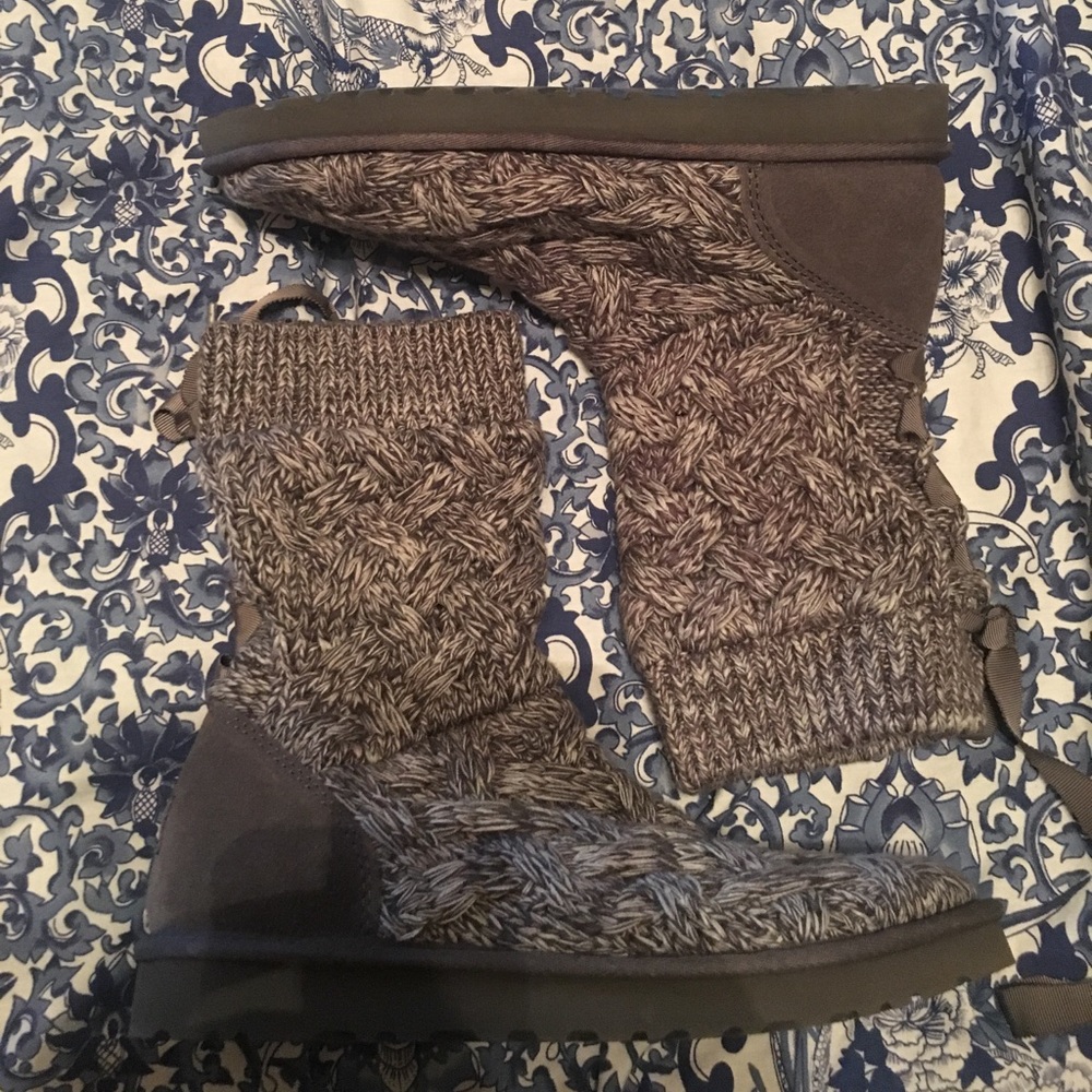 UGG lace-up Boot