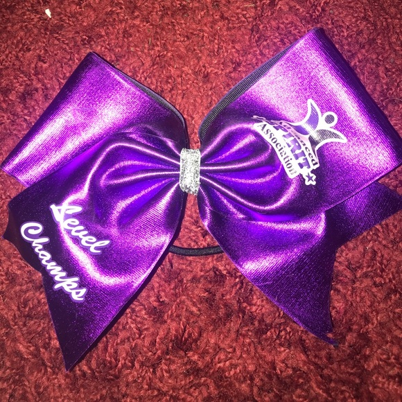 Advanced Spirit Level Champs Bow - Picture 1 of 2
