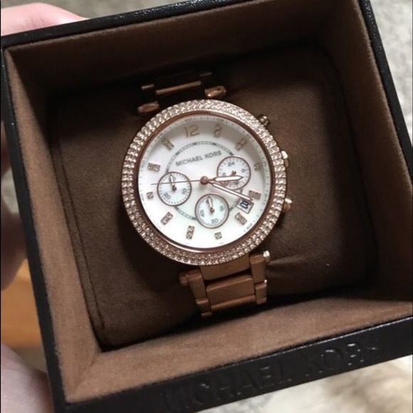 Micheal Kors rose gold watch