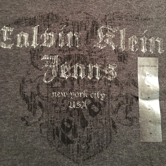 (NWT) Calvin Klein Shirt - XL - Picture 2 of 5