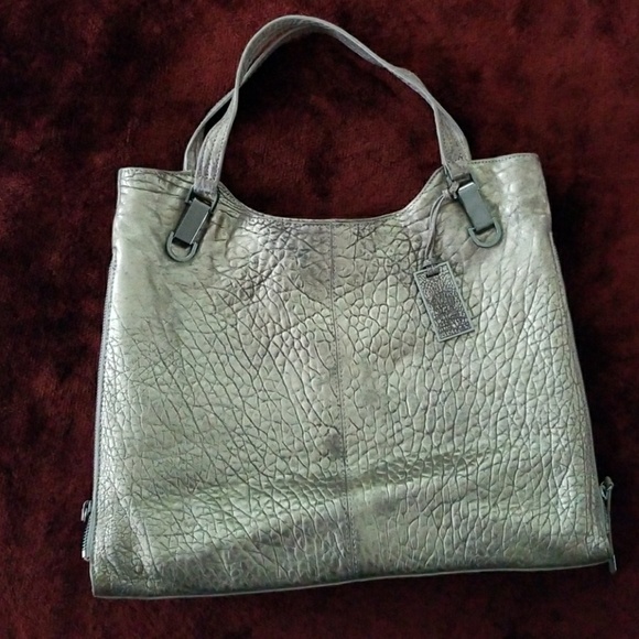 Vince Camuto Handbags - Vince Camuto Riley shoulder bag