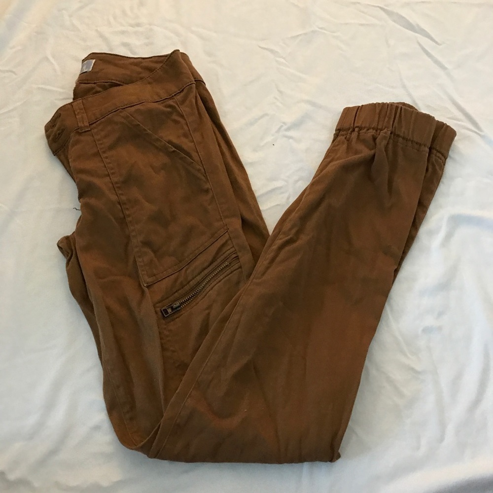 SUPER CUTE FALL AUBURN COLORED JOGGERS