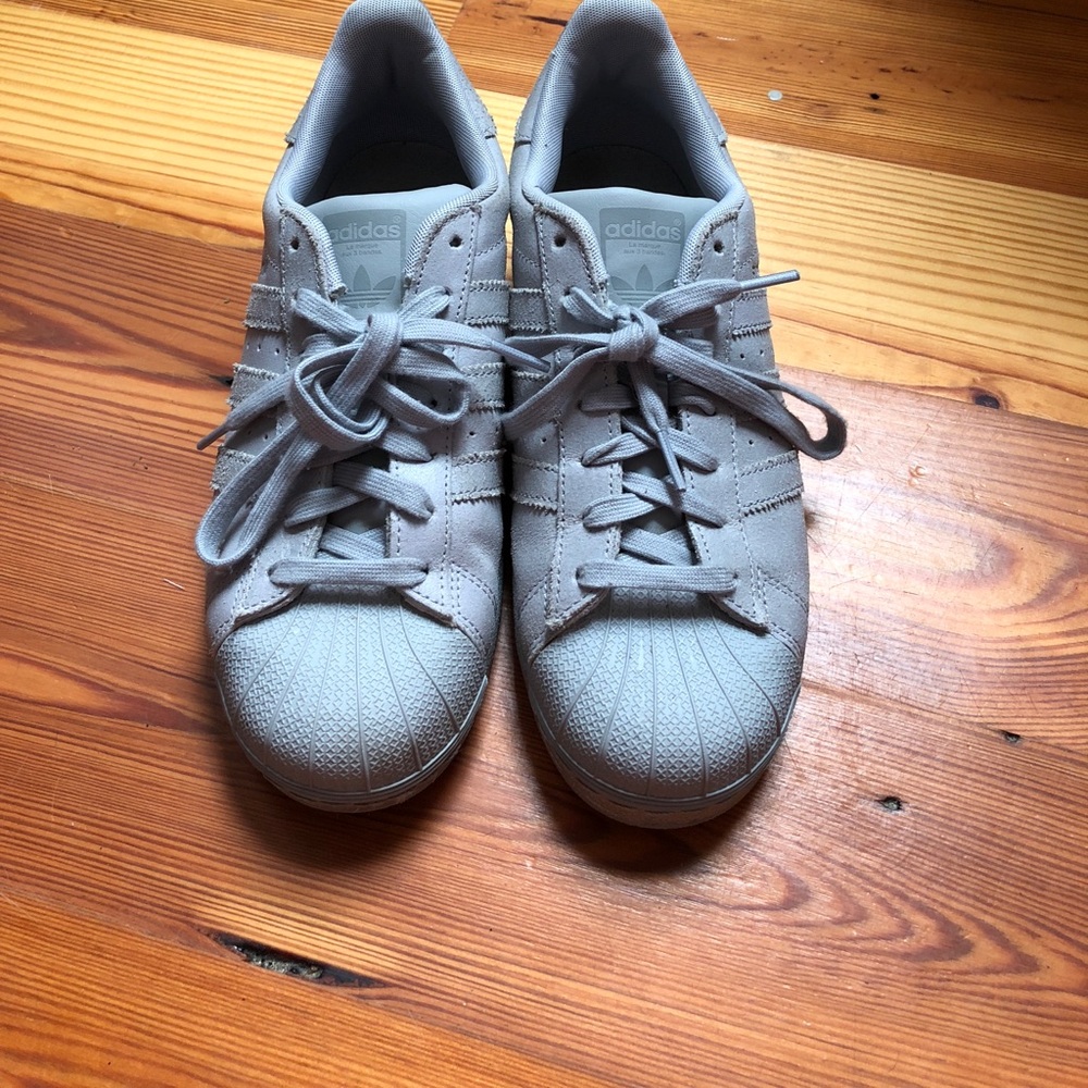 Gray w Sparkle Detail Adidas’s Superstar Sneakers