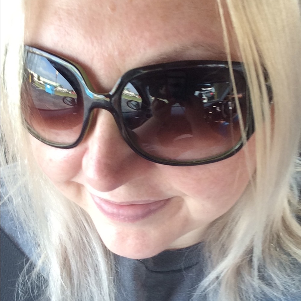 Meet your Posher, Cathy