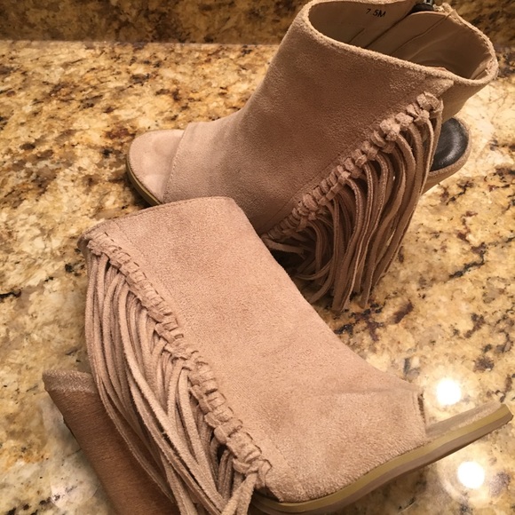 Shoes - Picture 1 of 1