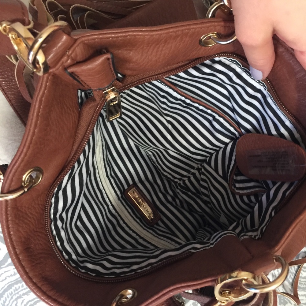 Fringe Purse - Picture 5 of 5
