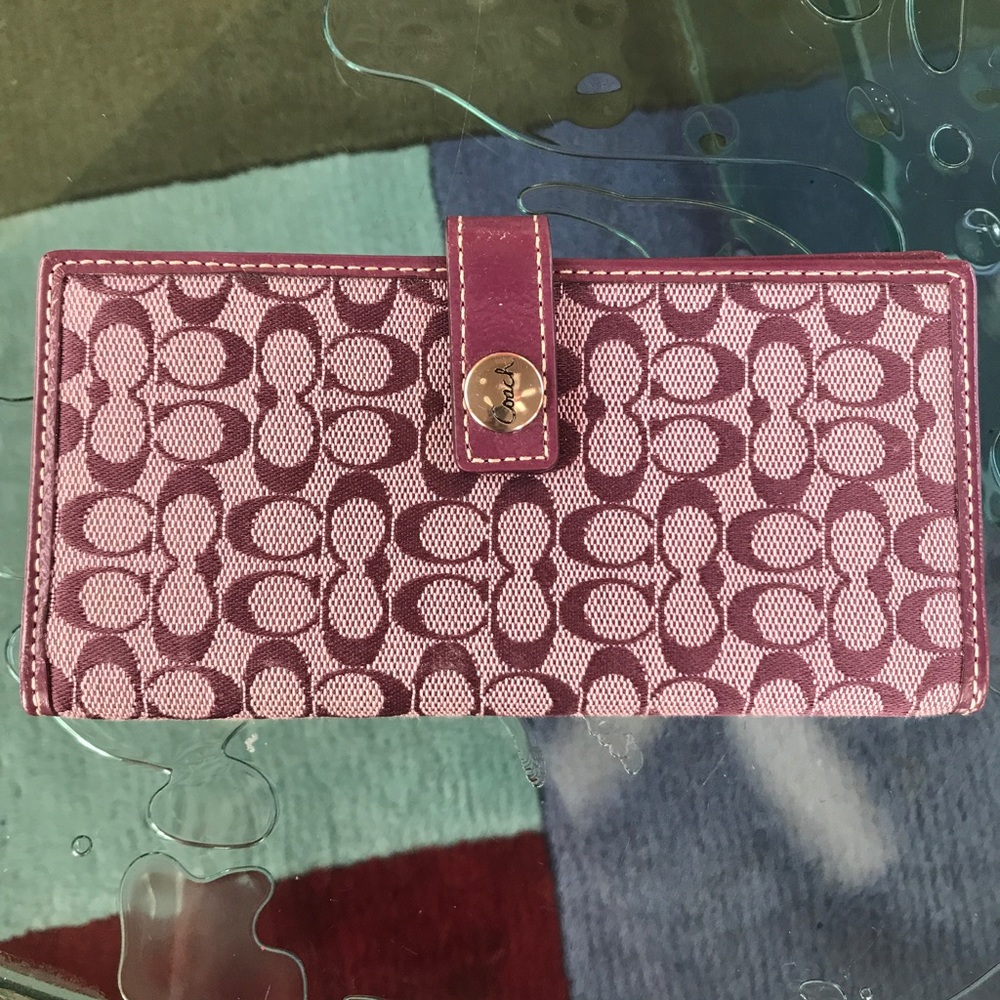 Coach Checkbook Wallet in Signature C Pattern