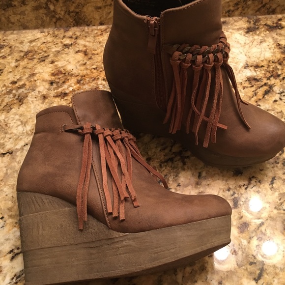 Shoes - Picture 1 of 1