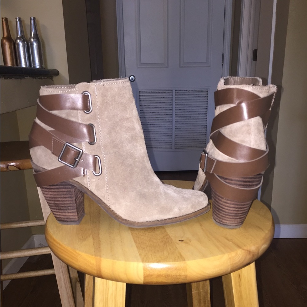 Dolce Vita suede booties