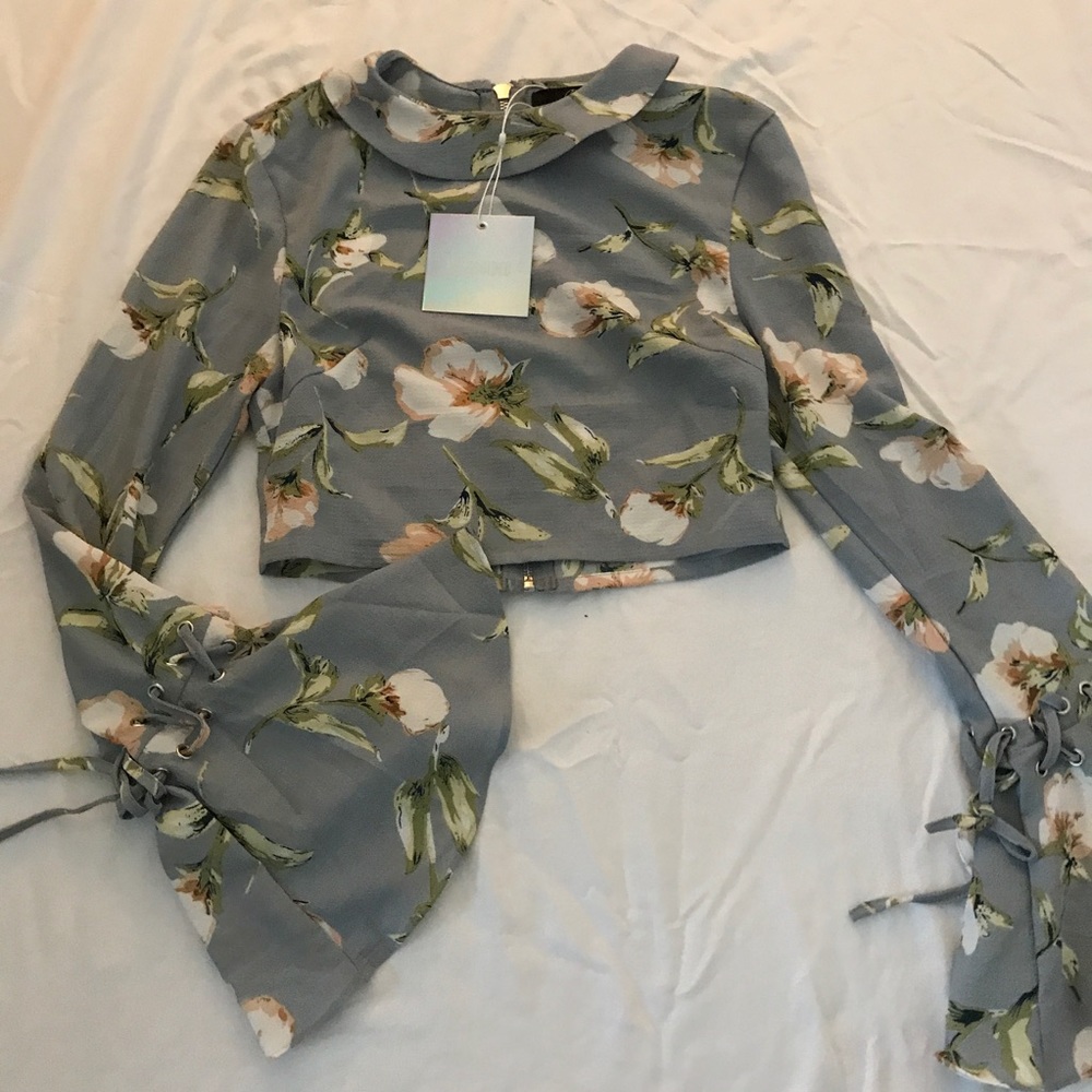 MISSGUIDED NEW FLORAL BELL SLEEVE CROP TOP SZ XS