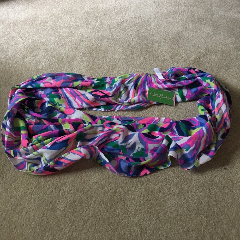 New infinity Lilly Pulitzer scarf “HAVIN A BLAST”