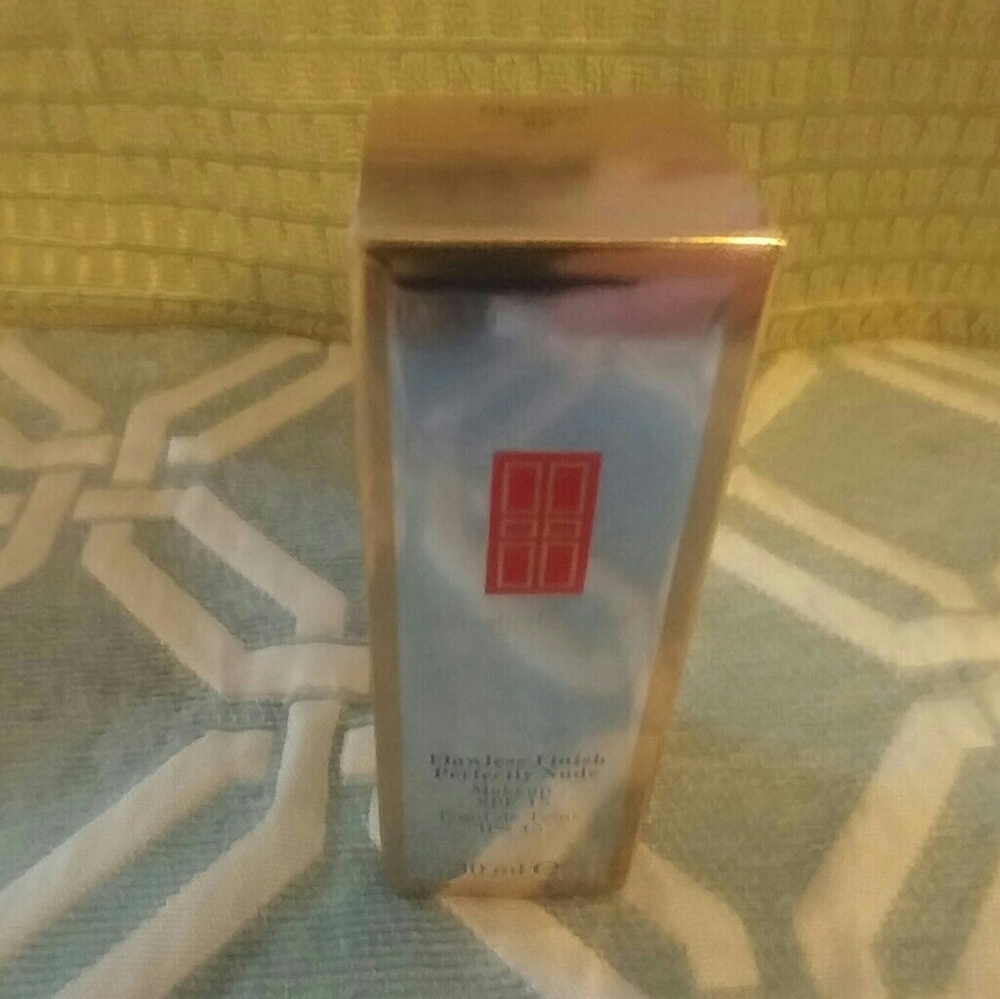 Elizabeth Arden x2 FLAWLESS FINISH FOUNDATION