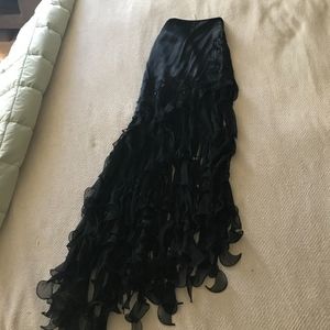 Cache asymmetrical skirt