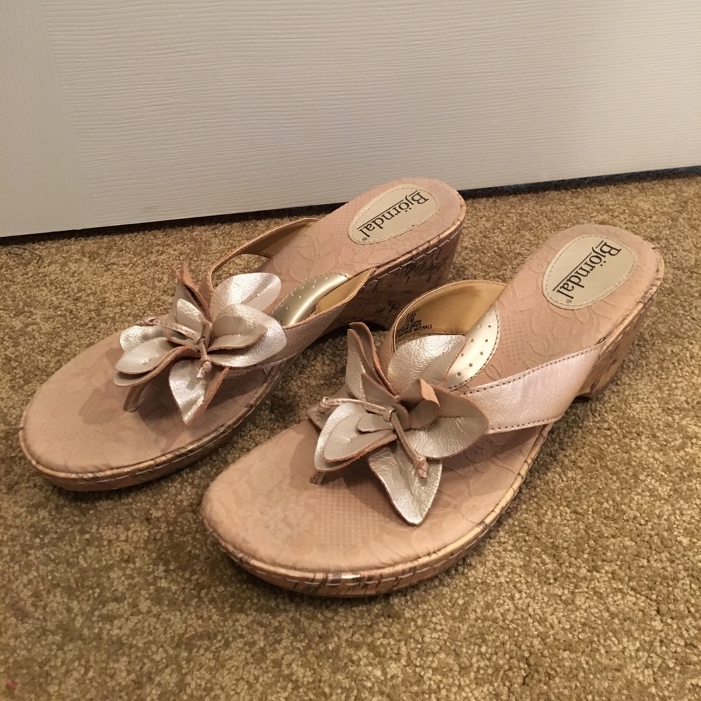 Like new Bjorndal wedges - nude/gold tone leather