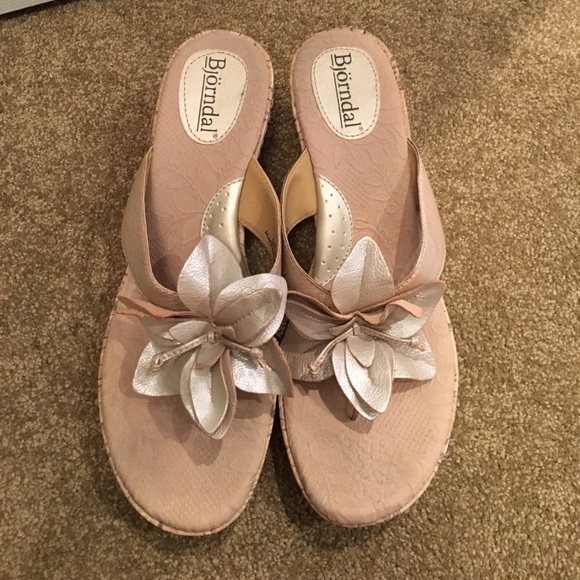 Like new Bjorndal wedges - nude/gold tone leather - Picture 2 of 4