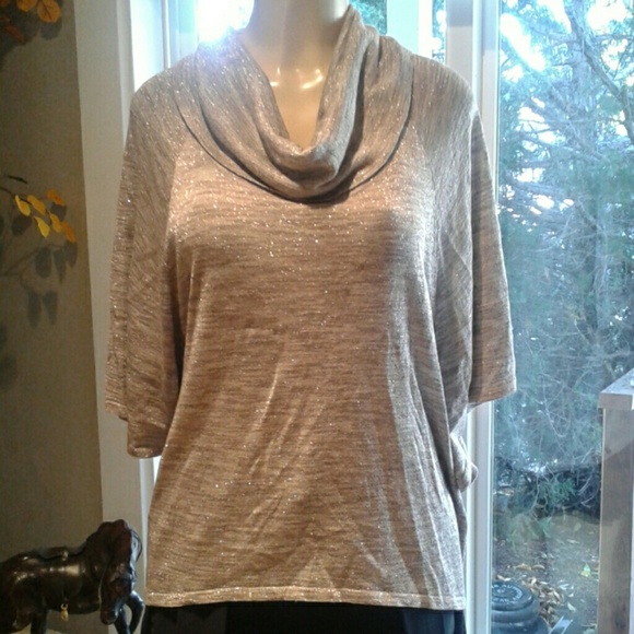INC Sueter - Picture 1 of 7