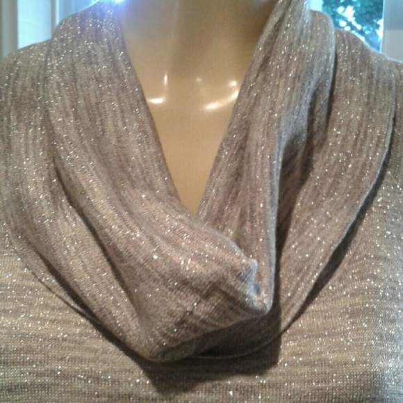 INC Sueter - Picture 2 of 7