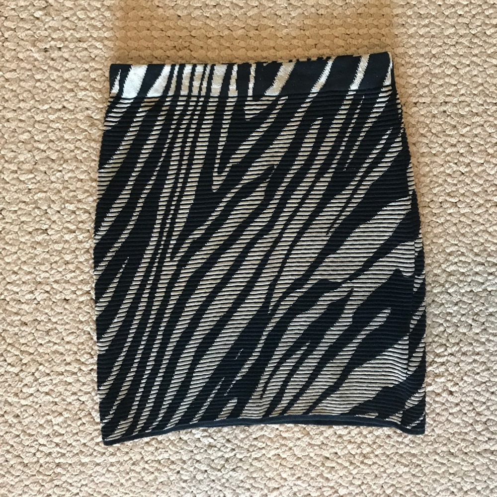 Fitted Zebra Pattern Skirt