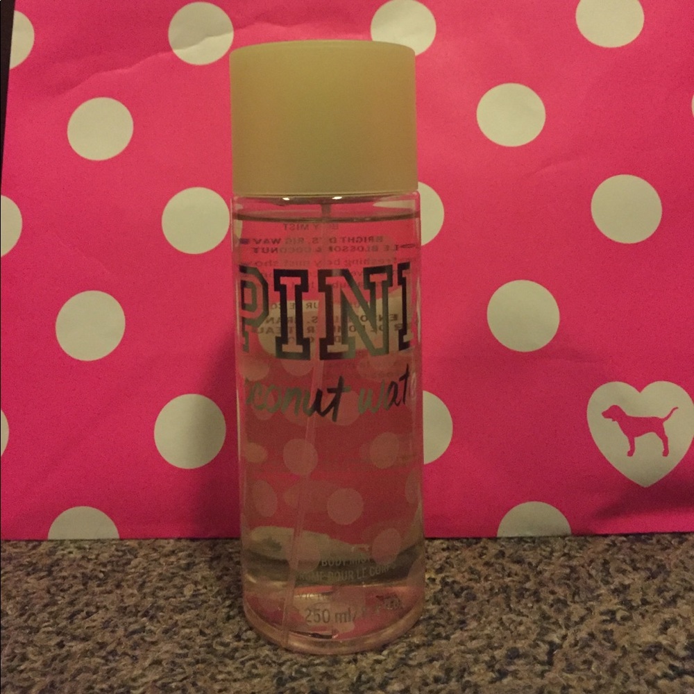 VS Pink Coconut Waters Body Mist