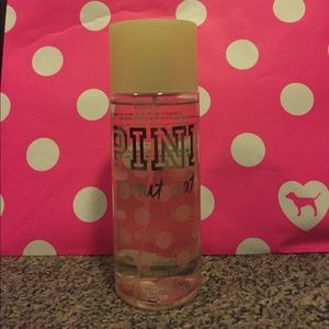 VS Pink Coconut Waters Body Mist