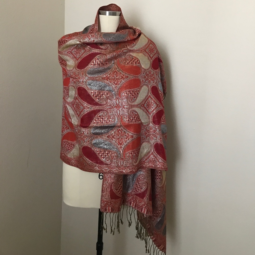 Like New! Shawl. 45% silk- gorgeous printed shawl - Picture 2 of 4