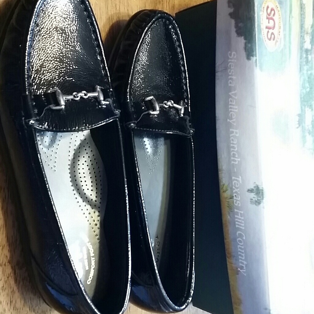 Shoe's - Picture 6 of 8