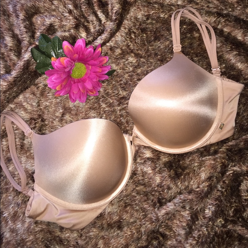 Victoria’s Secret • Very Sexy Push-Up Bra 32DDD 😍