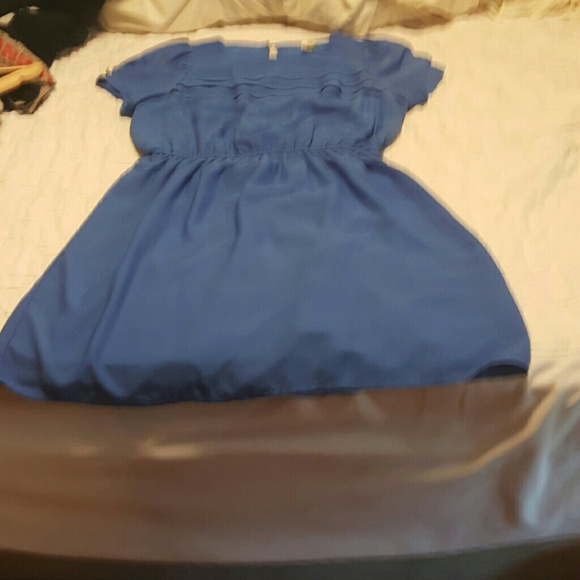 Dress - Picture 2 of 4