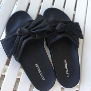 Steve Madden slides size 9