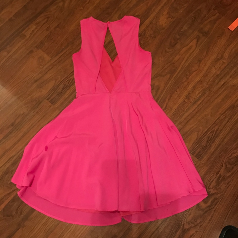 Hot pink dress - Picture 2 of 6