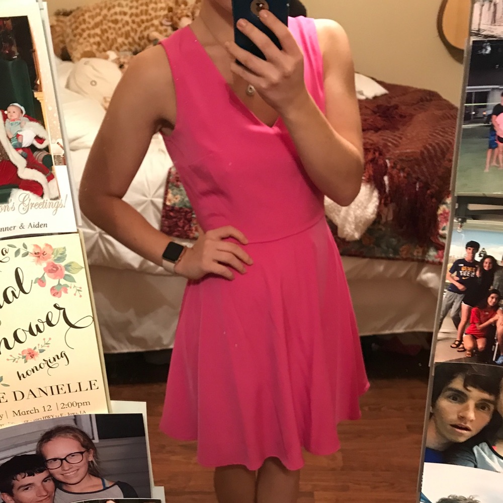 Hot pink dress - Picture 4 of 6