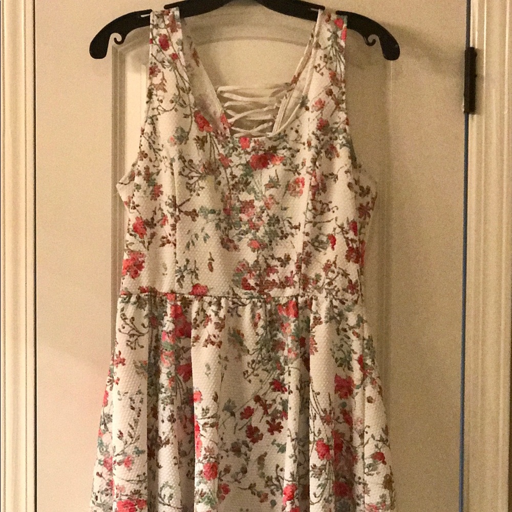 White floral sleeveless dress with lace up back