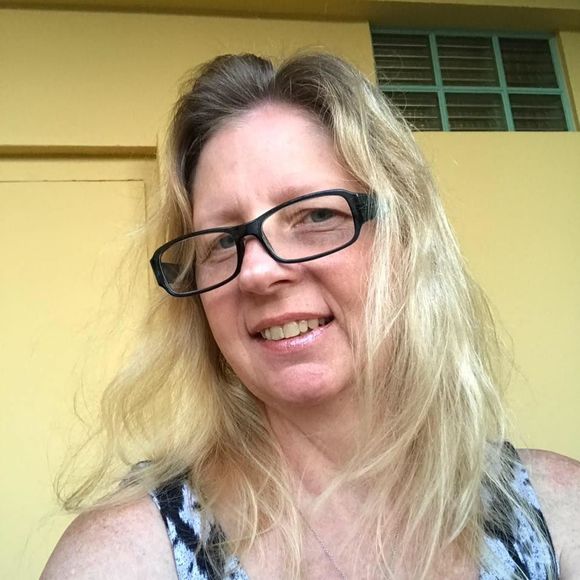 Meet your Posher, Sharon - Picture 1 of 1